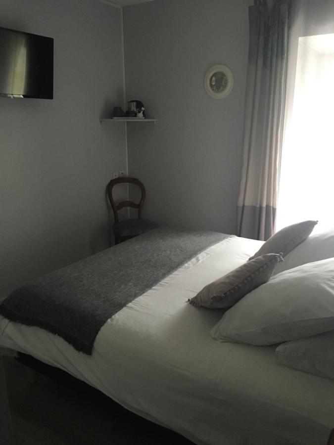 L'Un Des Sens Hotel Villefranche-de-Lonchat Buitenkant foto